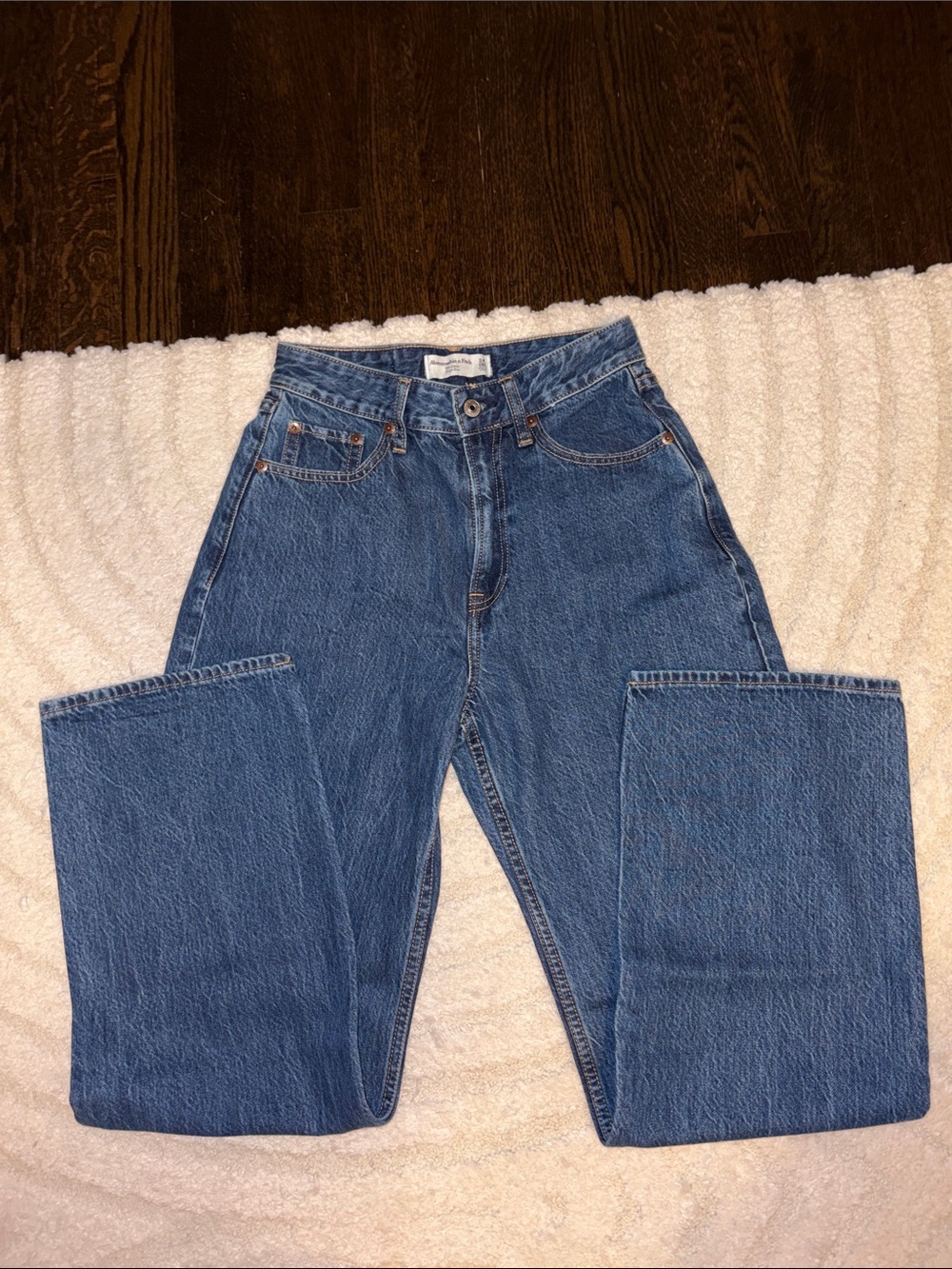 Abercrombie & Fitch Straight-Leg Curve Love Medium Wash Jean